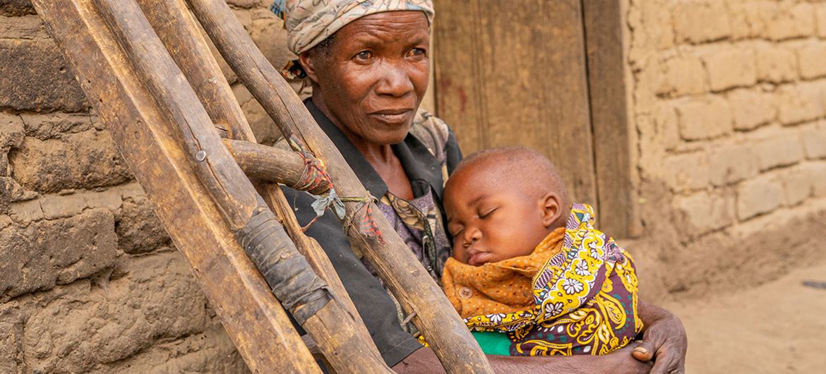 في ملاوي، يدفع الارتفاع الحاد في أسعار المواد الغذائية بالفقراء إلى حافة الجوع.
