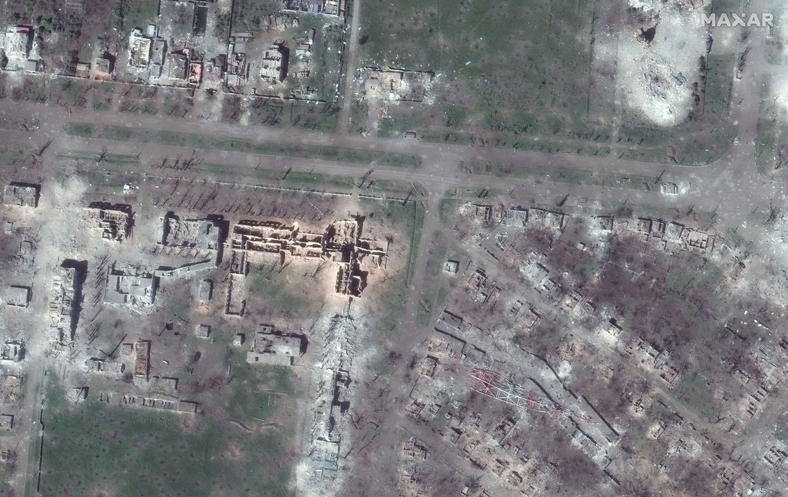 صور الأقمار الصناعية تظهر حجم الدمار في مدينة باخموت الأوكرانية المحاصرة