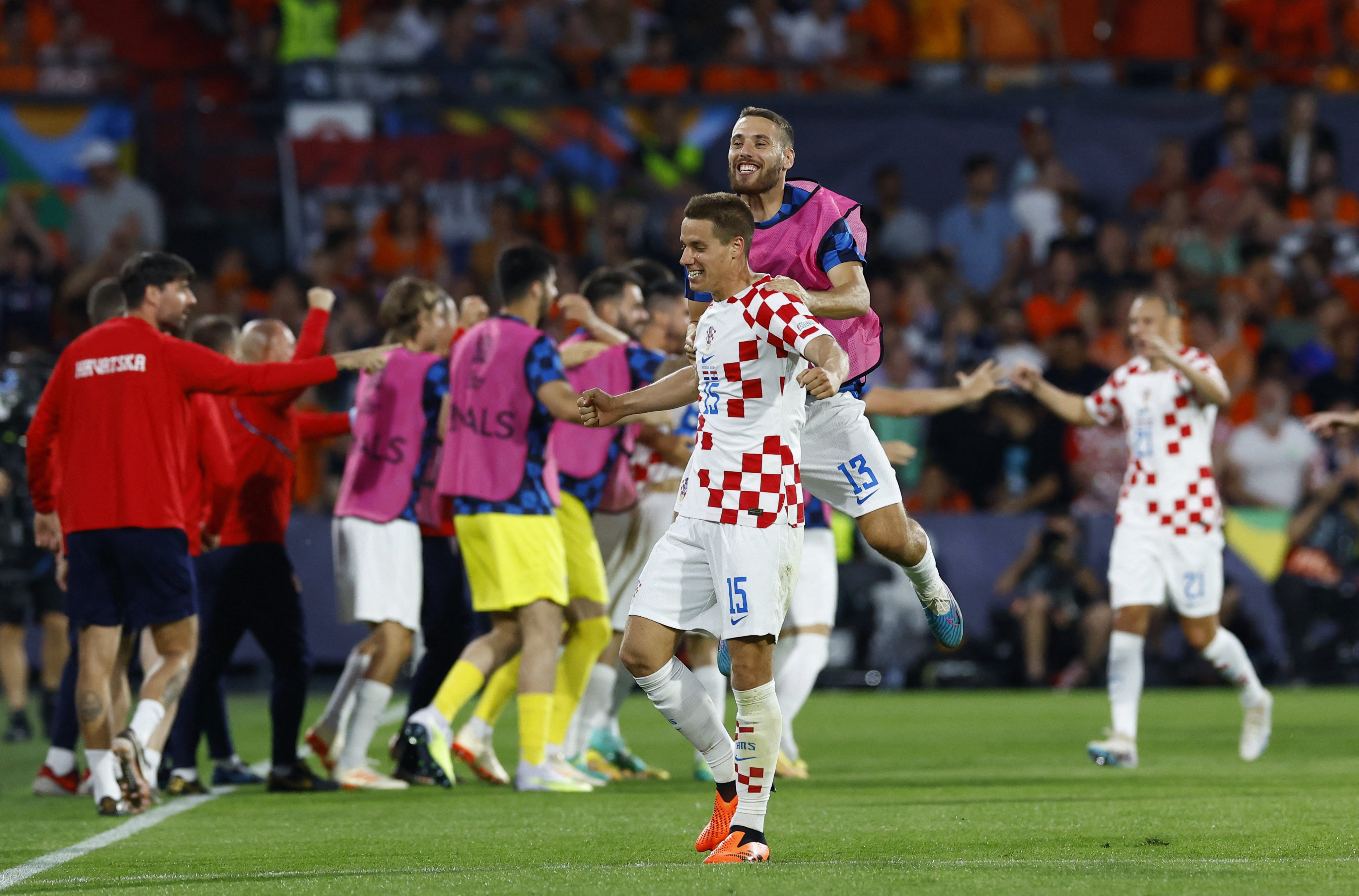 هولندا ضد كرواتيا (16)