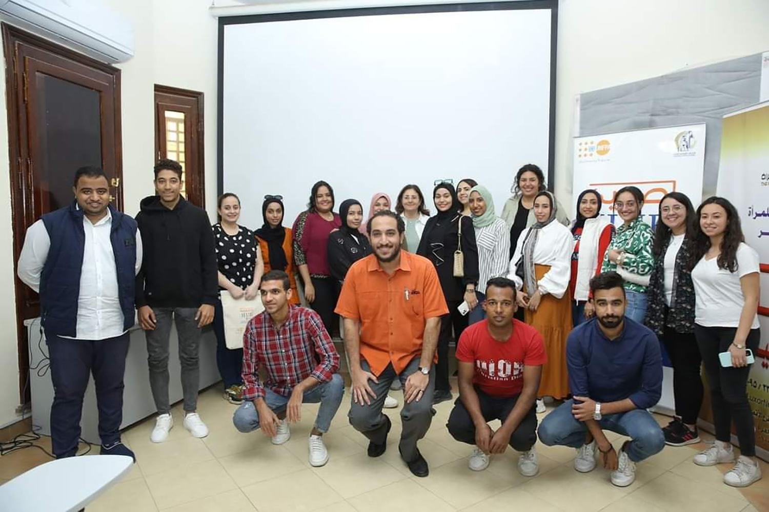 مشاركون في الندوات التعريفية الحاضنة الابتكارية لريادة الأعمال الاجتماعية بصعيد مصر في محافظة الأقصر