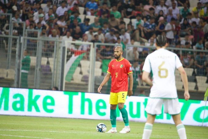 الجزائر ضد غينيا (2)