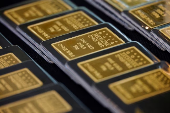 الذهب يرتفع 0.3% بفضل بيانات ضعيفة زادت توقعات خفض الفائدة
